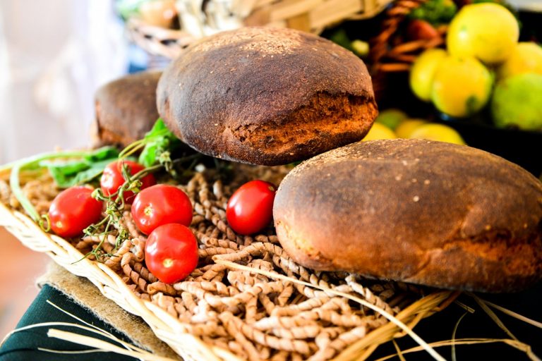 La cucina contadina: mangiare bene spendendo poco ...